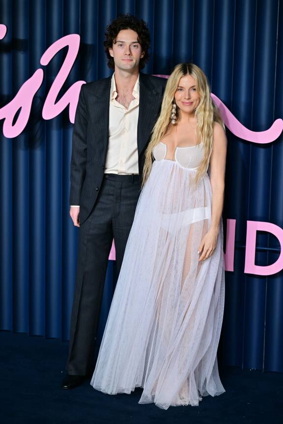 Näyttelijäpari paljasti yllätysuutisen legendaarisessa Royal Albert Hallissa.