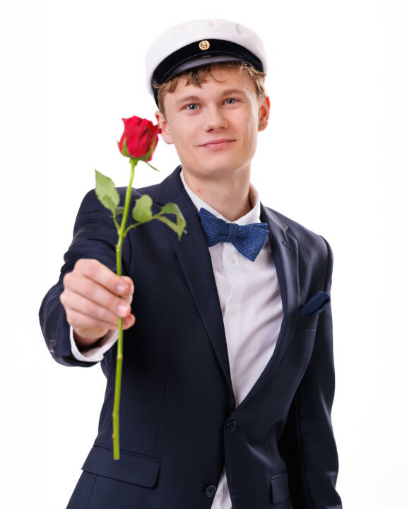 Akselista tuli juuri ylioppilas. Onnea!