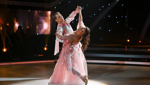 Arja on osallistunut vuosien saatossa myös Tanssii tähtien kanssa -ohjelmaan parinaan Valtteri Palin.