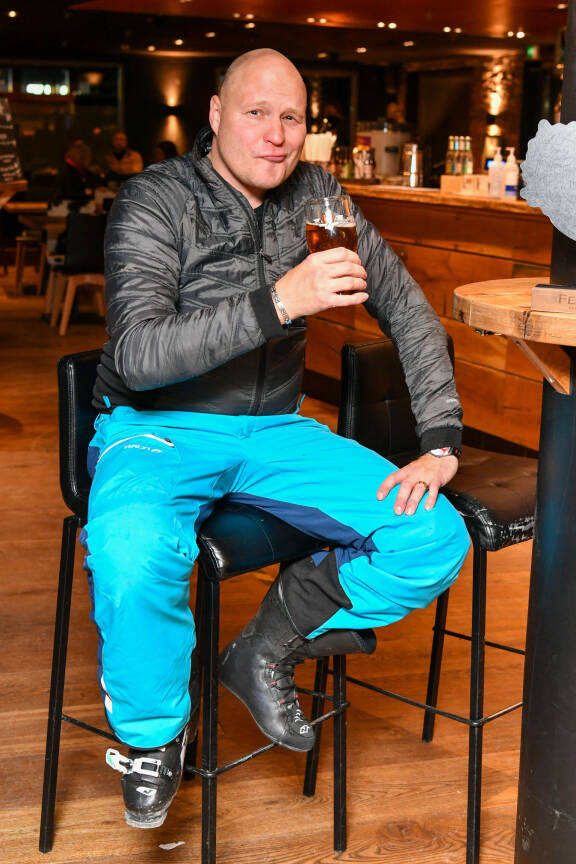 Kalle Palander on alppihiihdon maailmanmestari ja Yleltä potkut saanut hupiveikko.