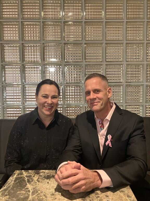 Jessica-tyttären lisäksi Jarin perheeseen kuuluu myös nuorempi tytär Vivian, sekä vaimo Heidi (kuvassa).