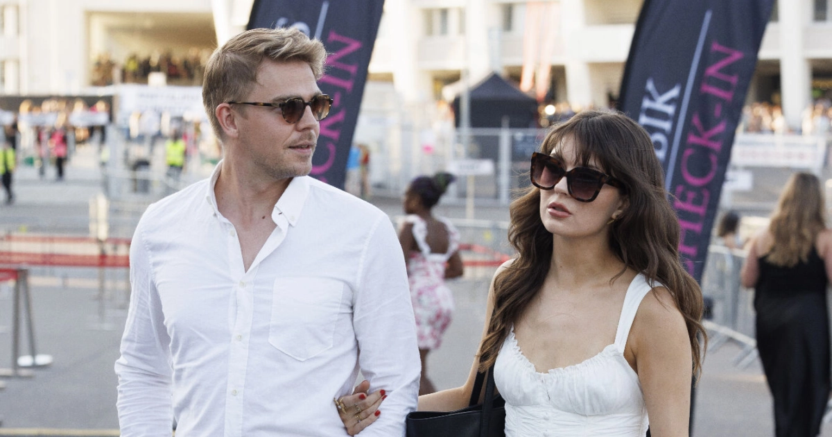 Behm ja Aku Sipola Lontoossa: Romanttinen Matkakuva ja Yllättävä Kysymys