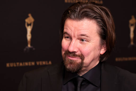 Kari Kanala on niin sanotusti teeveestä tuttu.