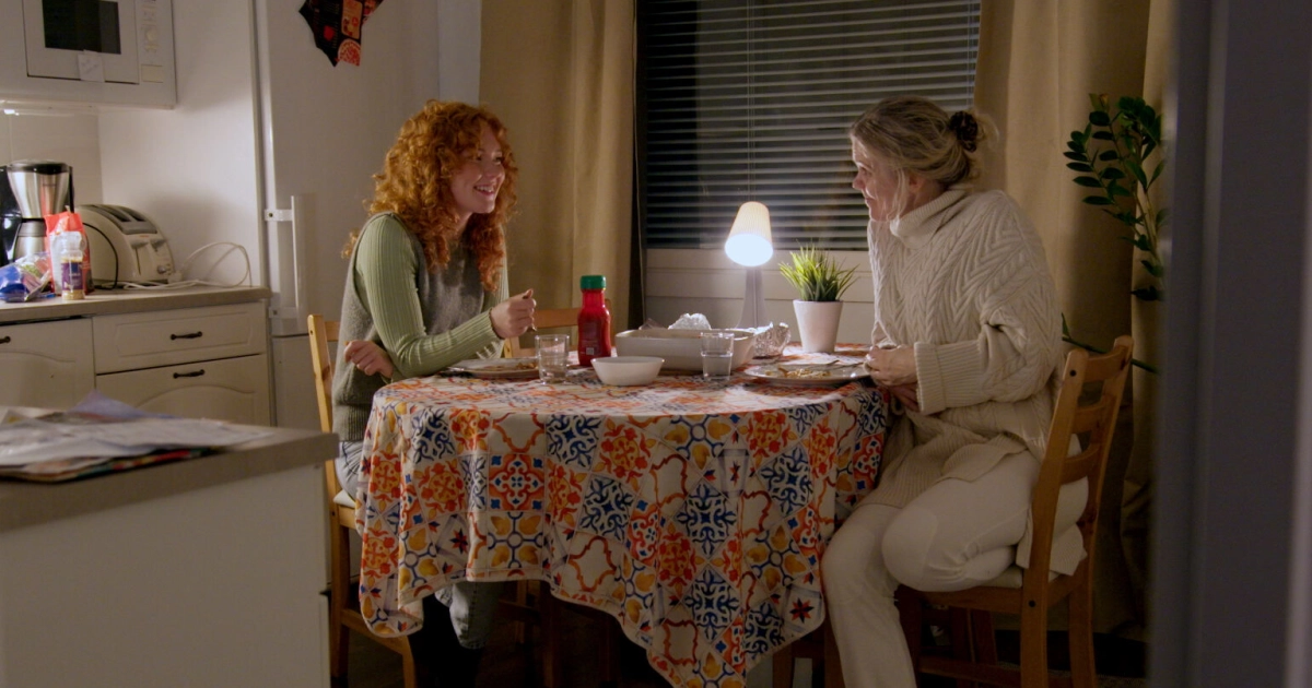 Salatut elämät: Kerttu Mäkeläisen äiti Riikka saapuu Pihlajakadulle