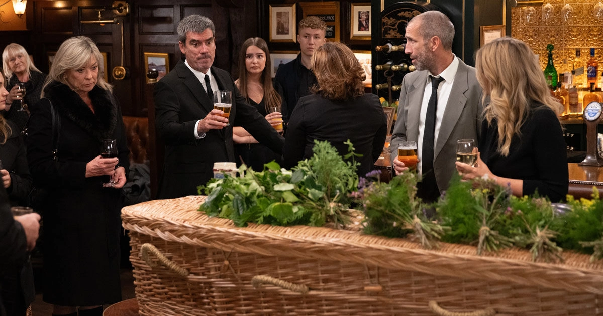 Emmerdalen juonipaljastukset: Hautajaisiin tunkee ei-toivottu vieras