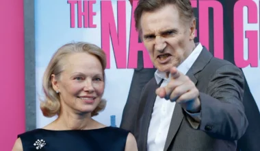 Pamela Anderson paljastaa viimein totuuden romanssistaan Liam Neesonin kanssa