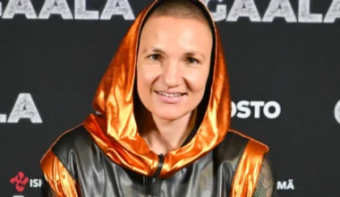 Elina Gustafsson lensi pyörän selästä Mongoliassa