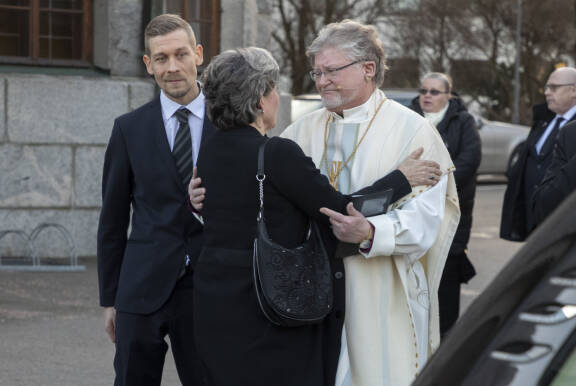 Jussi ja Hilkka Matti Ahteen hautajaisissa tammikuussa 2020.