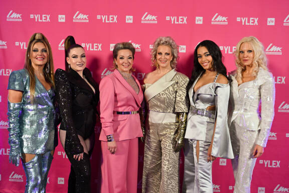 UMK:n huippukokoonpano teki kunniaa Shanghain valot -hitille.