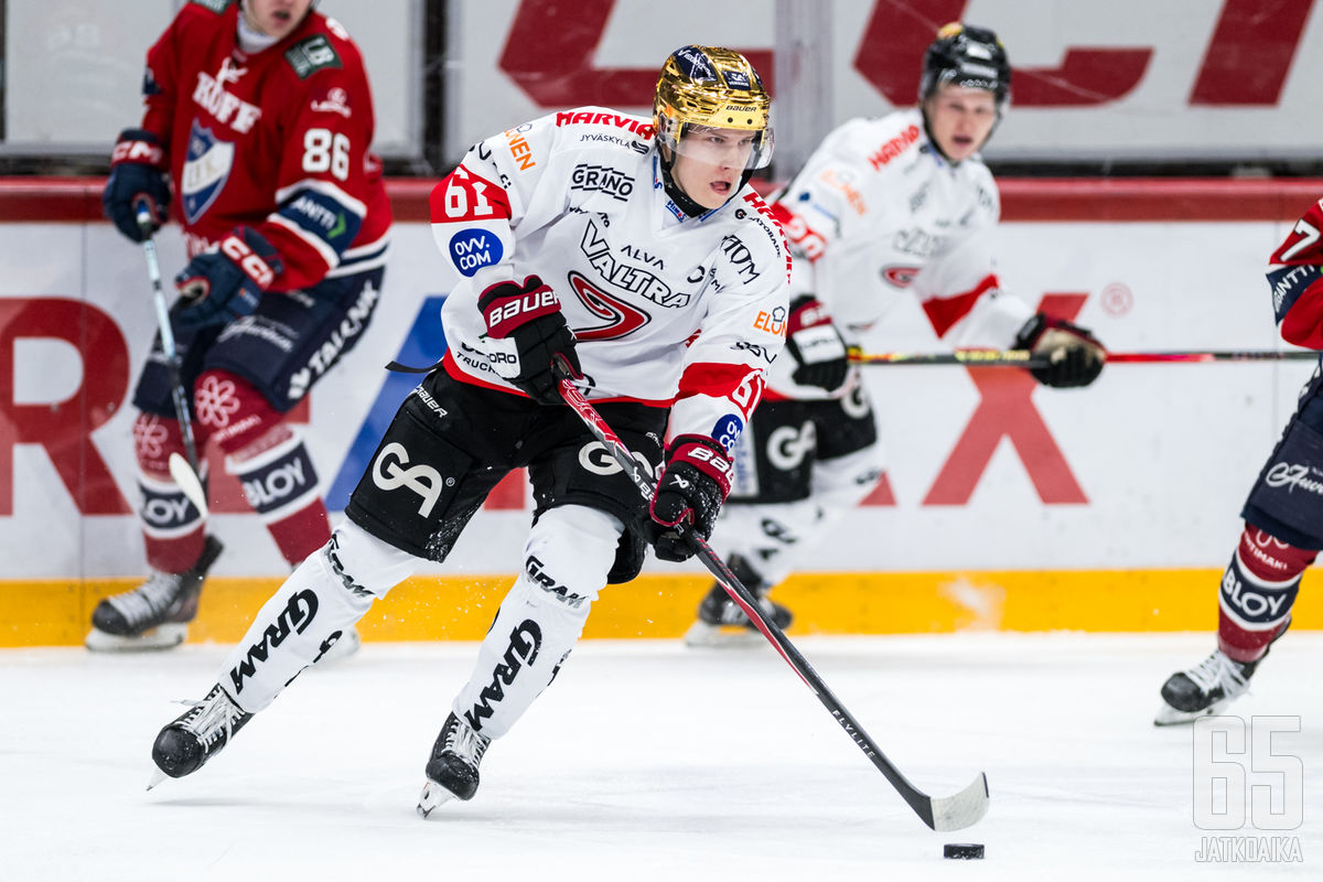 Santeri Huovila jatkaa hurrikaanipaidassa.