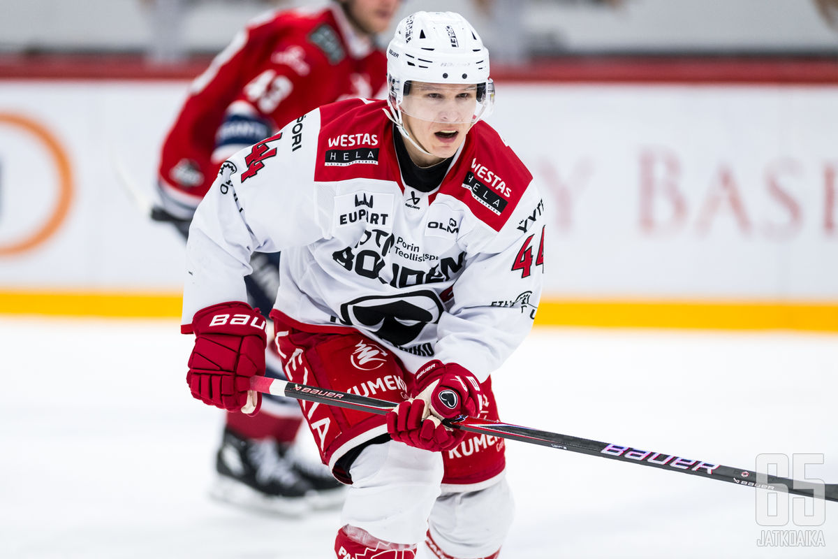 37-vuotiaalle Järviselle kuluva kausi on hänen neljäntensä Porissa. Viime kaudesta lähtien hän on kantanut kapteenin C-kirjainta.