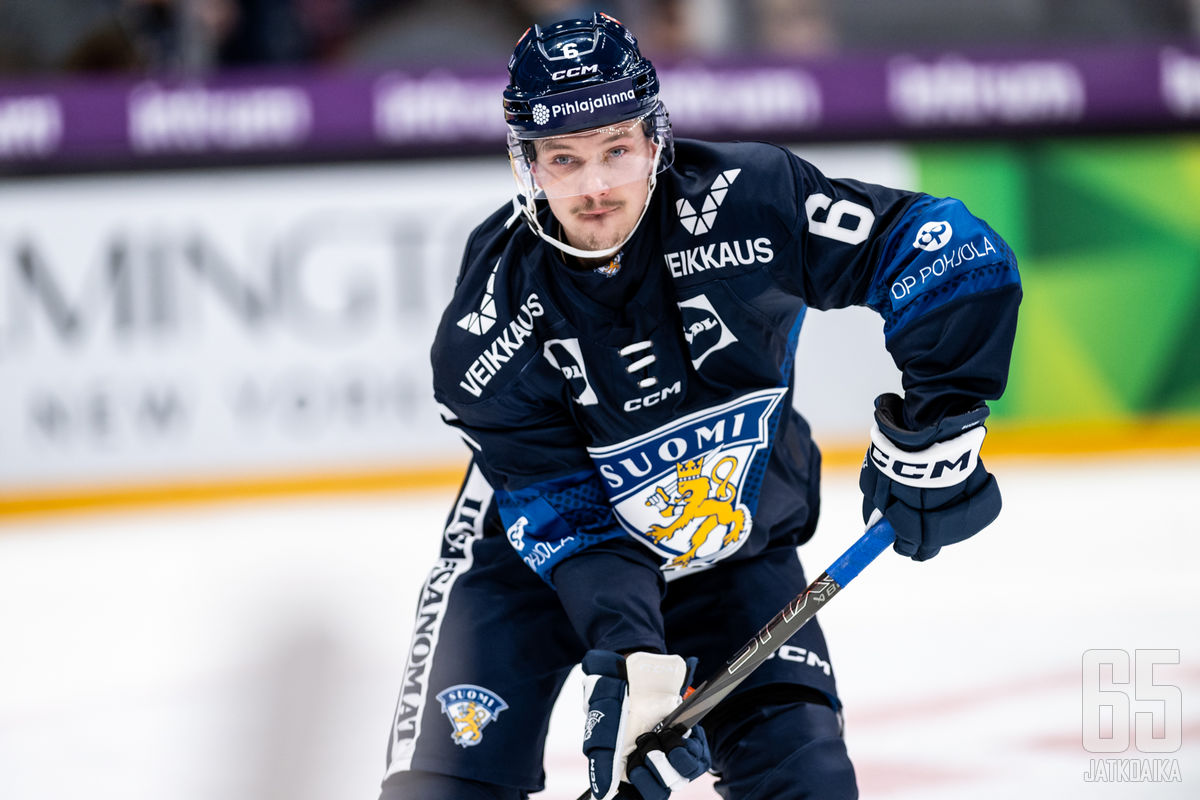 Oskari Laaksonen edusti Leijonia marraskuun EHT-turnauksessa.