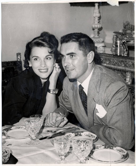 Tyrone ja toinen vaimonsa Linda Christian vuonna 1956.