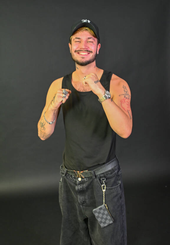 Pullis asuu tällä hetkellä pääsääntöisesti Virossa.