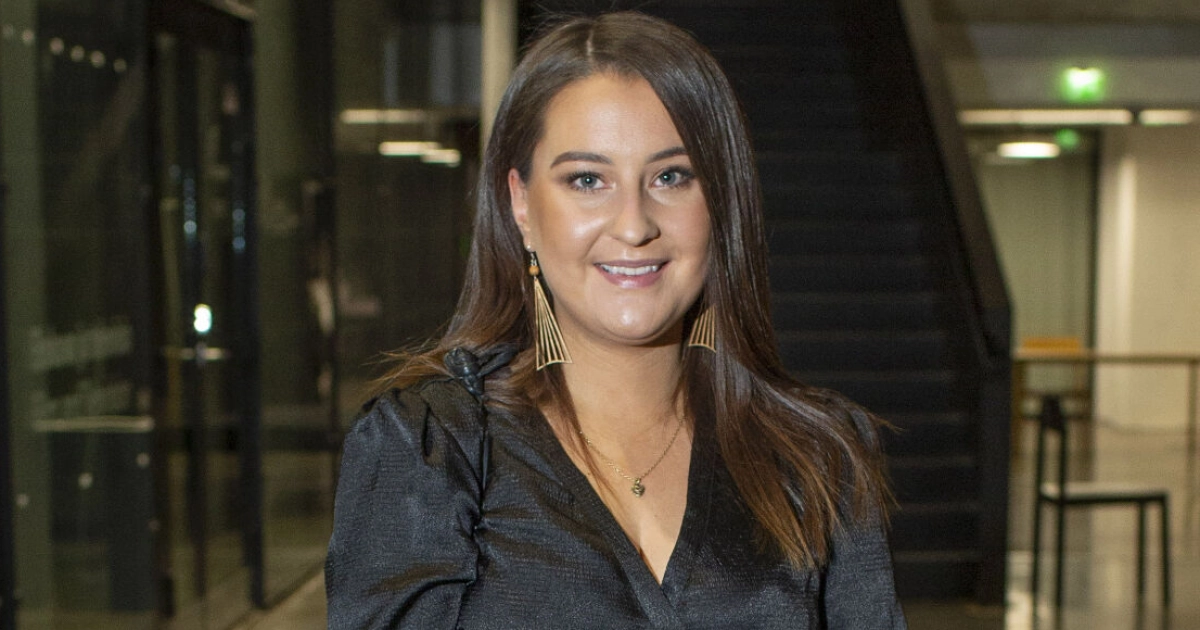 Ensitreffit alttarilla -Tuula meni naimisiin - tässä on komea puoliso!