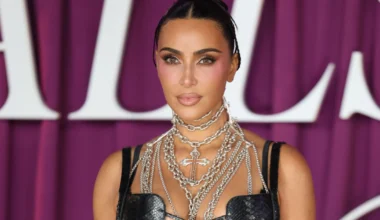 Kim Kardashian teki sen jälleen: Tältä näyttävät ökyjoulukuuset!