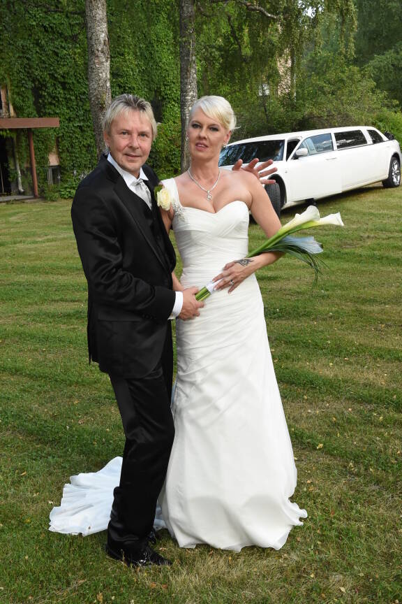 Matti ja Pia tanssivat häitään kesällä 2014. Kaksikko ehti olla naimisissa vain alle viisi vuotta ennen Matin kuolemaa.