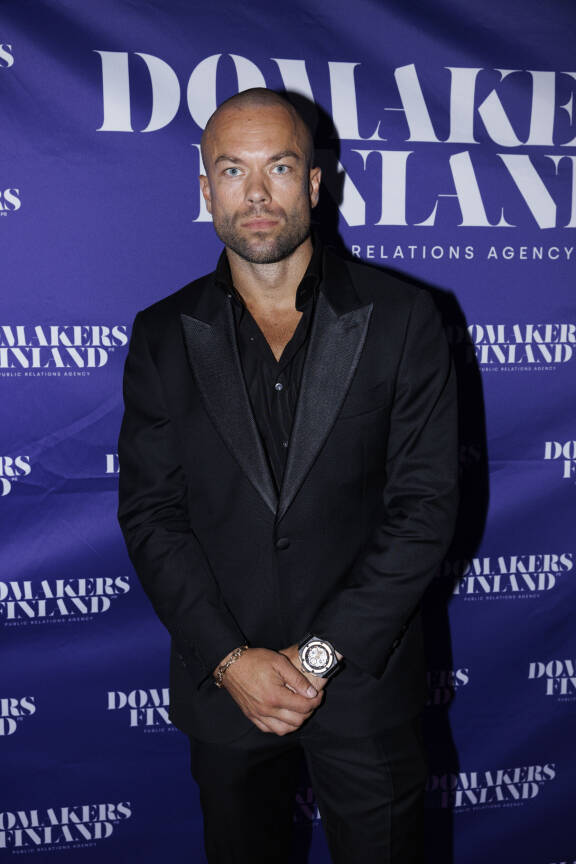 Matias on monien taitojen mies. Tekipä hän mitä tahansa, kello ja korut pysyvät menossa mukana.