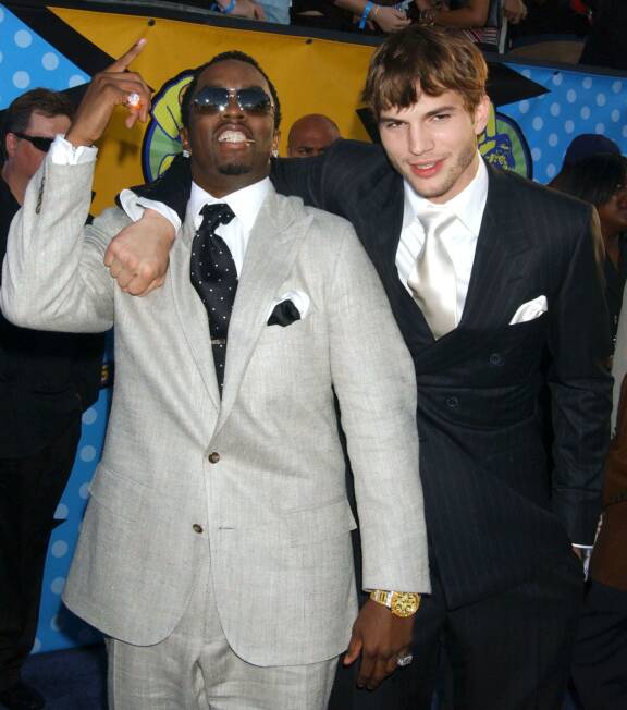 Diddy ja Ashton juhlatunnelmissa vuonna 2003.