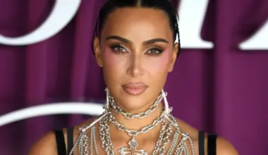 Kim Kardashian: Suututti eläinoikeusjärjestön ja somekansan