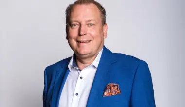 Suomalainen menestysresepti: Tuomarivaihdos kesken kauden – Sampo Päällysaho siirtyi kilpailijan leiriin