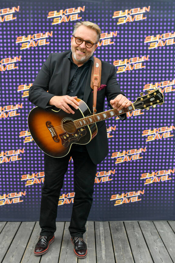 Kuurankukka-hitistään tunnettu Joel kuvattuna Syksyn Sävel -tilaisuudessa 2021.