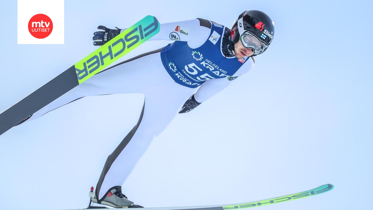 Ilkka Herola venytti toiseksi Ramsaun mäkiosuudella.