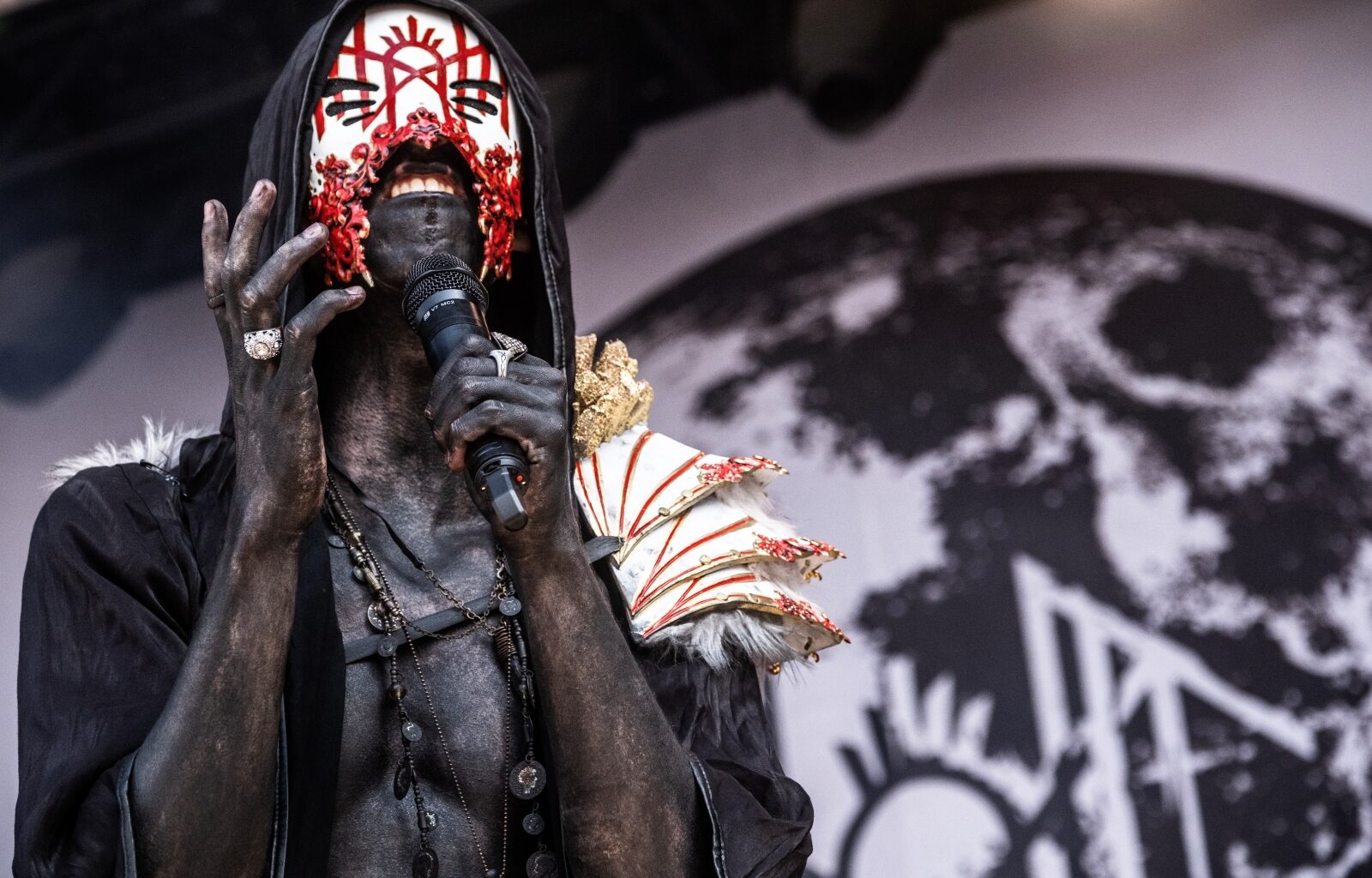 "Kiehtovan surkeaa musiikkia" - The Guardianin musiikkipäätoimittaja nimesi vuoden huonoimman levyn