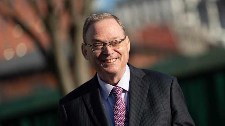 Kevin Hassett hymyilee.