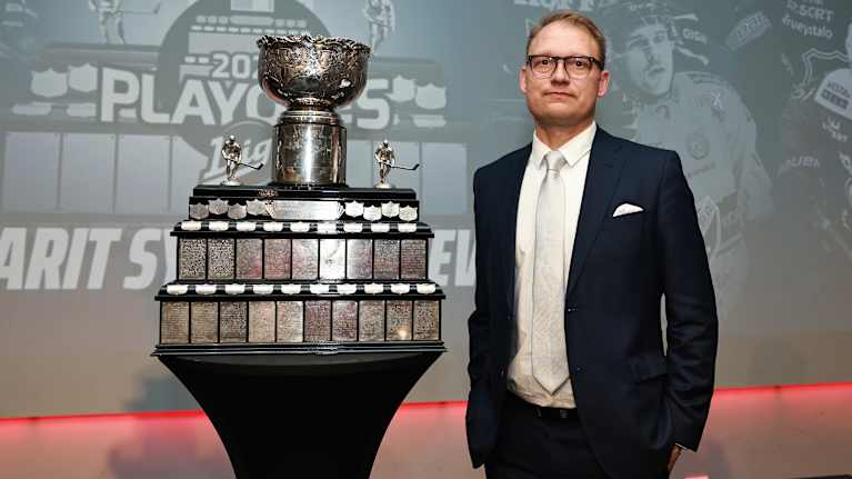 Liiga playoffs-info maaliskuussa 2025. Kuvassa Jussi Markkanen.