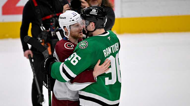 Colorado Avalanche tähtisentteri Nathan MacKinnon halaa entistä ketjukaveriaan, Dallas Starsia tällä hetkellä siivittämää Mikko Rantasta 3. toukokuuta, kun suomalainen upotti seiskapelissä (3+1) Avalanchen lähes yksinään.