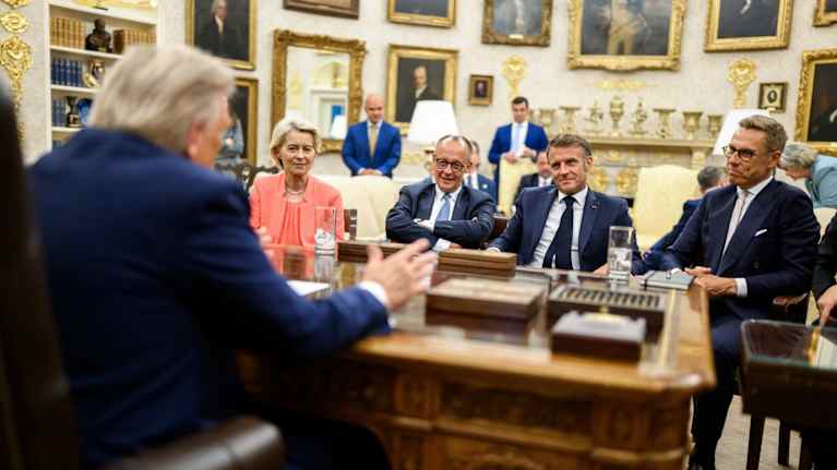 Donald Trump puhuu Eurooppalaisille johtajille.
