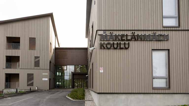 Mäkelänmäen koulu Muuramessa.