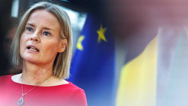 Riikka Purra Brysselissä EU:n valtiovarainministerikokouksessa.