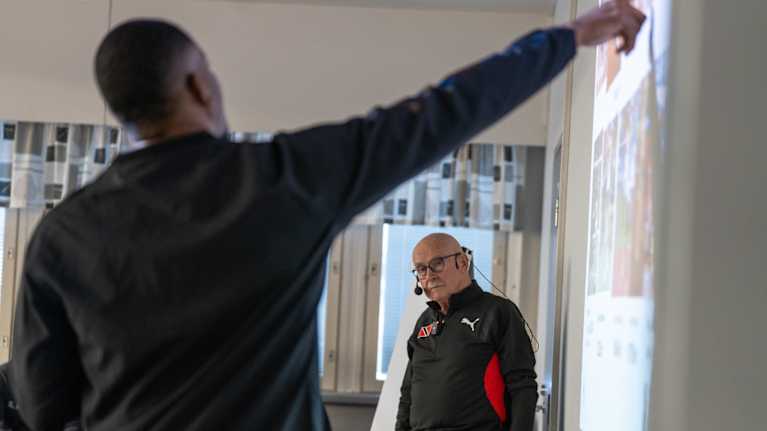 Keshorn Walcott ja Klaus Bartonietz.