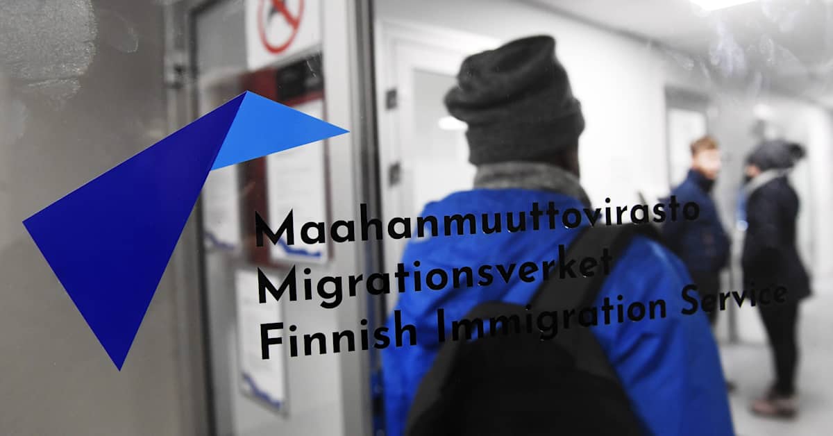 Tilasto­keskus: Maahan­muuttojen määrä romahti viime vuodesta | Uutisia lyhyesti