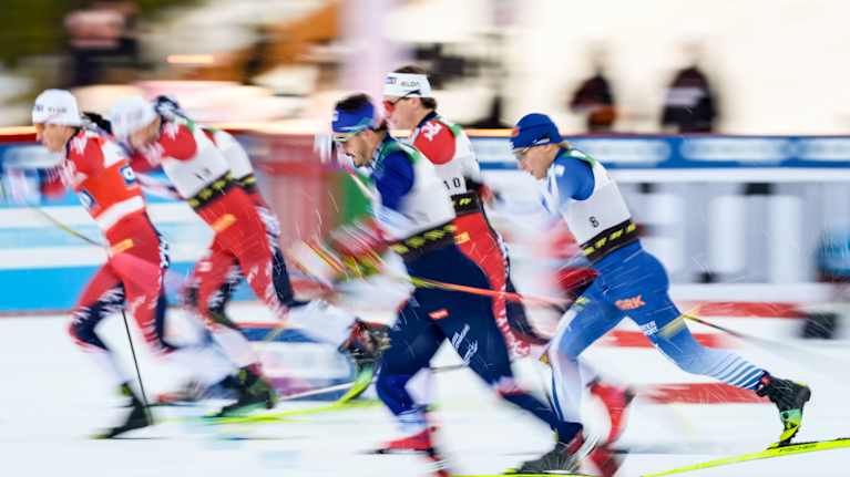 Hiihtäjiä Kuusamossa.