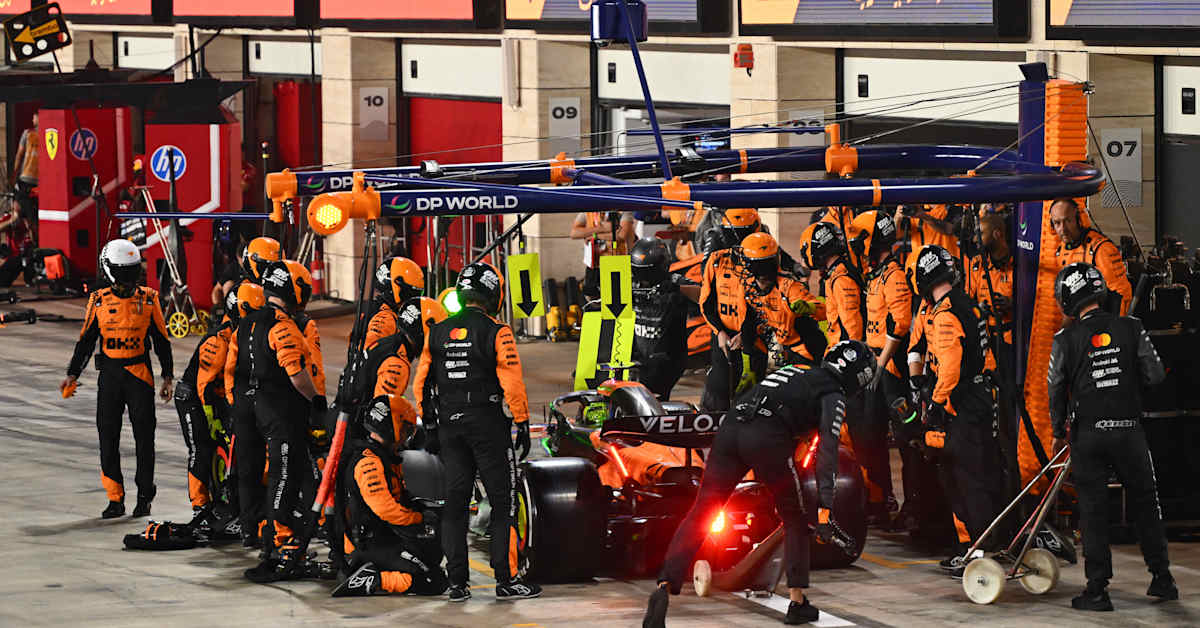 F1-mestaruus­taistossa käsittämätön moka – asiantuntija avaa kohtalokasta ratkaisua ja kertoo, mihin MM-titteli ratkeaa | Urheilu