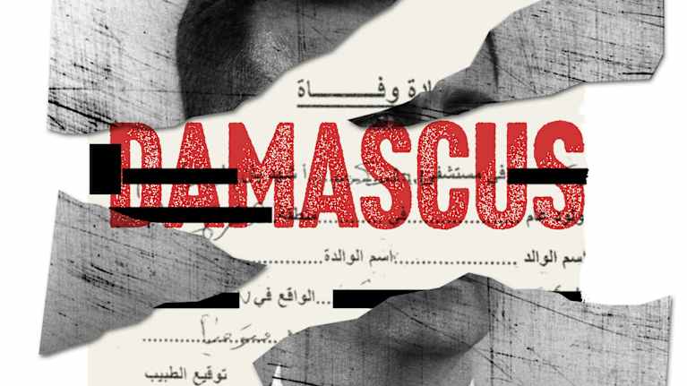 Riekaleita Bashar al-Assadin revitystä valokuvasta, arabiankielinen asiakirja ja punaisella teksti Damascus Dossier.