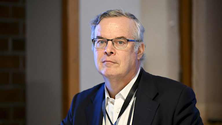 Henkilökuvassa Lasse Lehtonen.