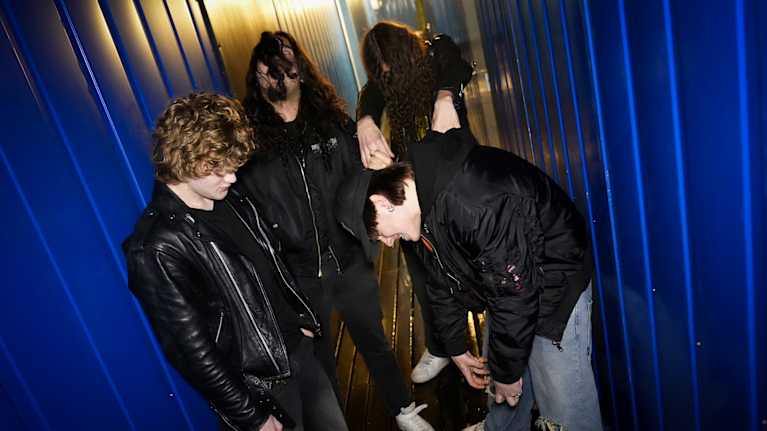 Death metal -yhtye Azatoth treenaamassa treenikämpillään Espoon Juvanmalmilla . 