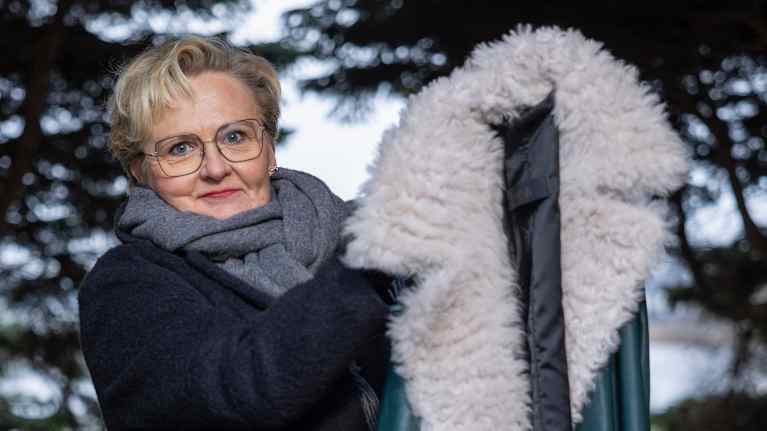 Eila Parviainen. Sibelius puistossa. Verkkokauppa, vaatemerkki ONAR.