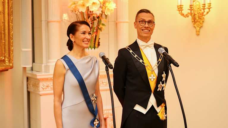 Tasavallan presidentti Alexander Stubb ja puoliso Suzanne Innes-Stubb.