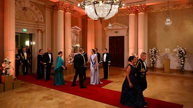 Näkymä kättelytilaan Linnan aulassa.