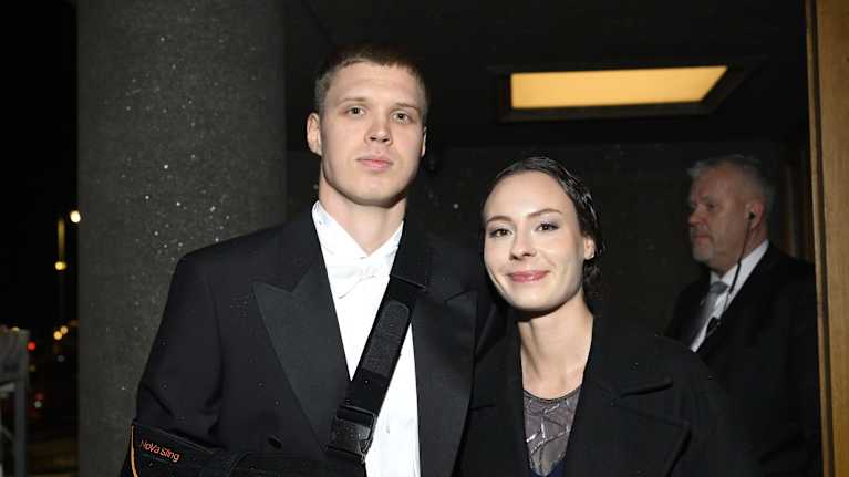 Elias Valtonen Linnan juhlissa.