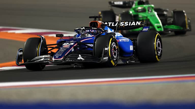 Alex Albon ajaa Williamsilla.