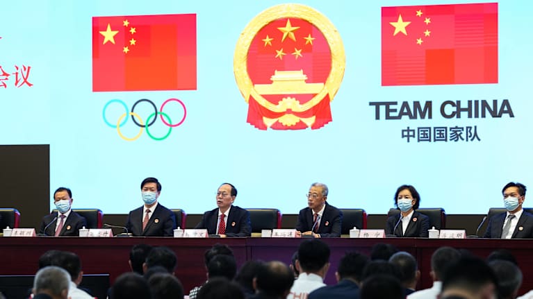 Kinas tidigare idrottsminister Gou Zhongwen på en presskonferens.