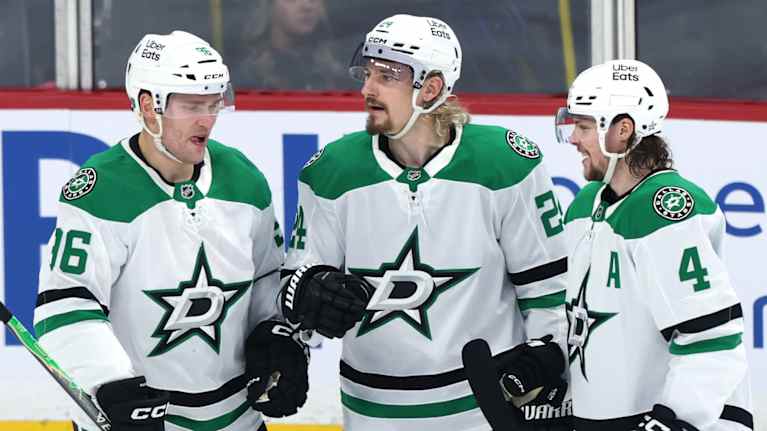 Dallasin suomalaispelaajat juhlivat maalia.