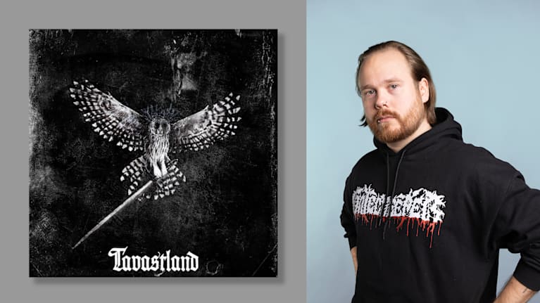 Vasemmalla levynkansi, jossa on tummanpuhuva tausta keskellä valkoinen pöllö. Oikealla mies mustassa bändihupparissa.