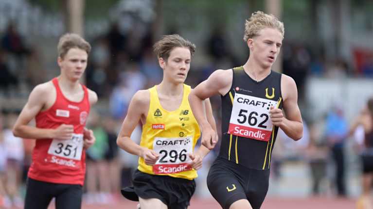 Leo Rajaniemi on 16-vuotias juoksijalupaus.